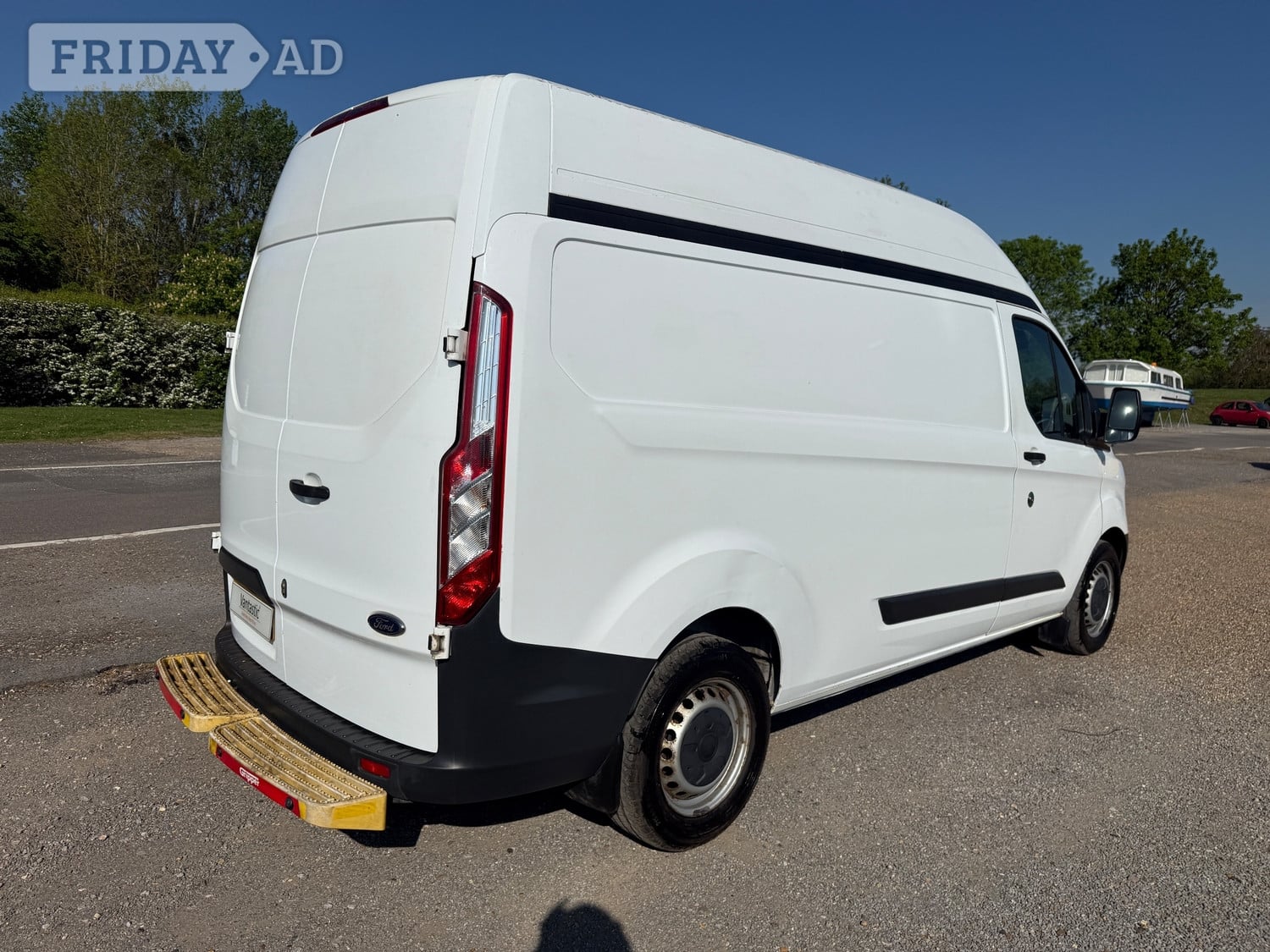 [ berth ]Ford Transit Custom