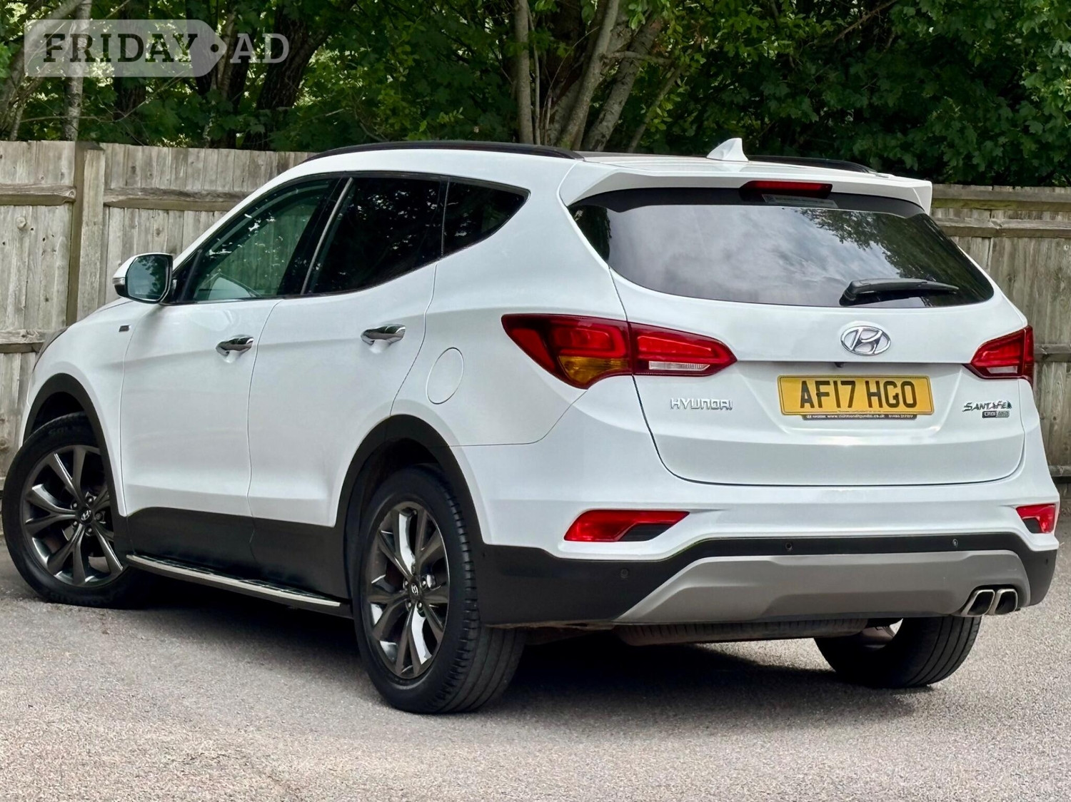 Hyundai Santa Fe 2017 - Cars in Farnham