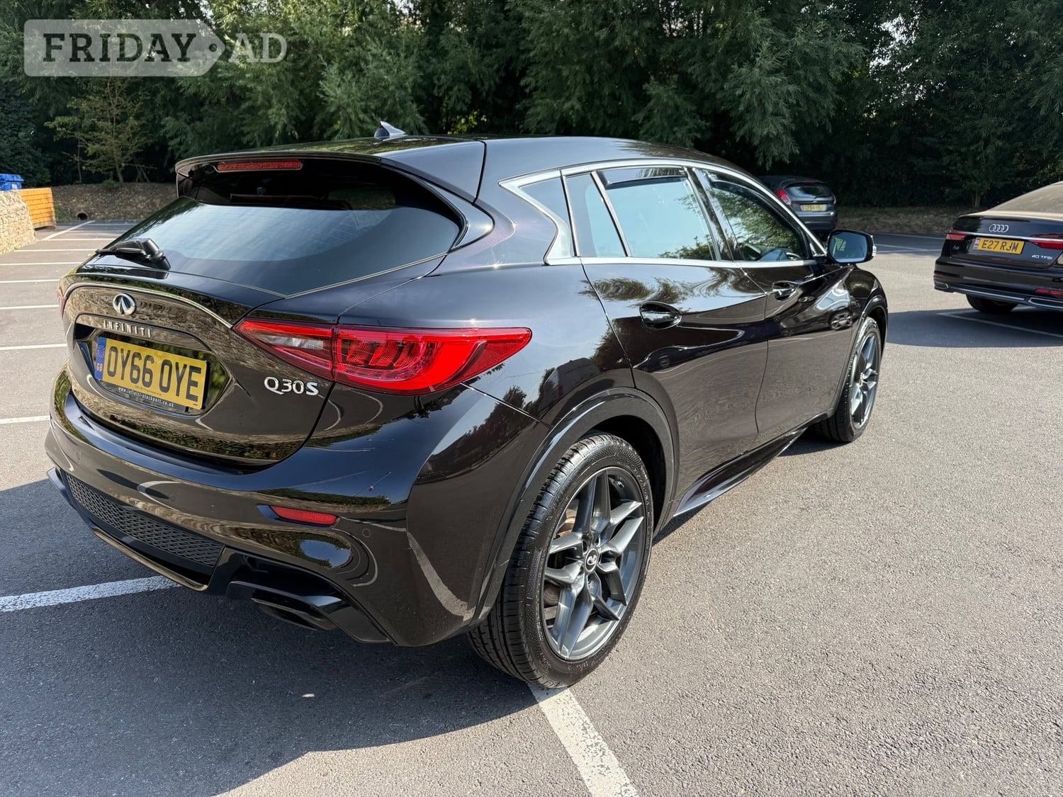 [ berth ]Infiniti Q30