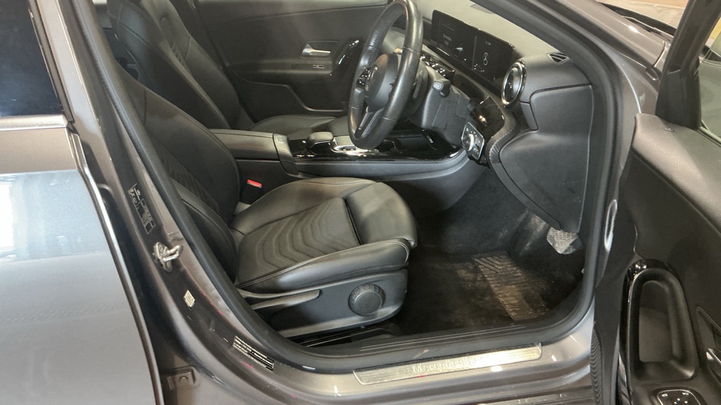 [ berth ]Mercedes-Benz A Class