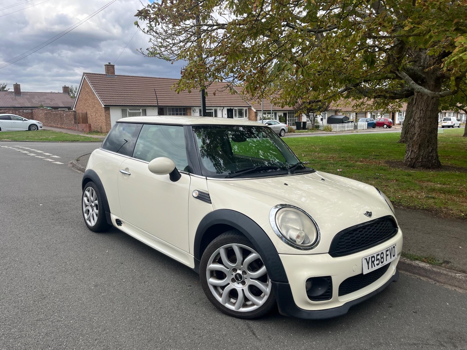 Mini Hatch 2008 in Bedford