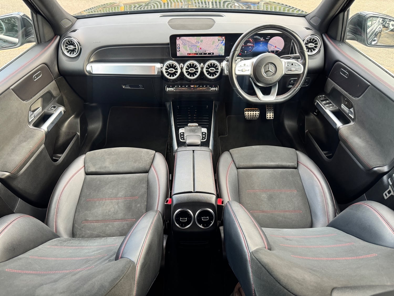 [ berth ]Mercedes-Benz GLB