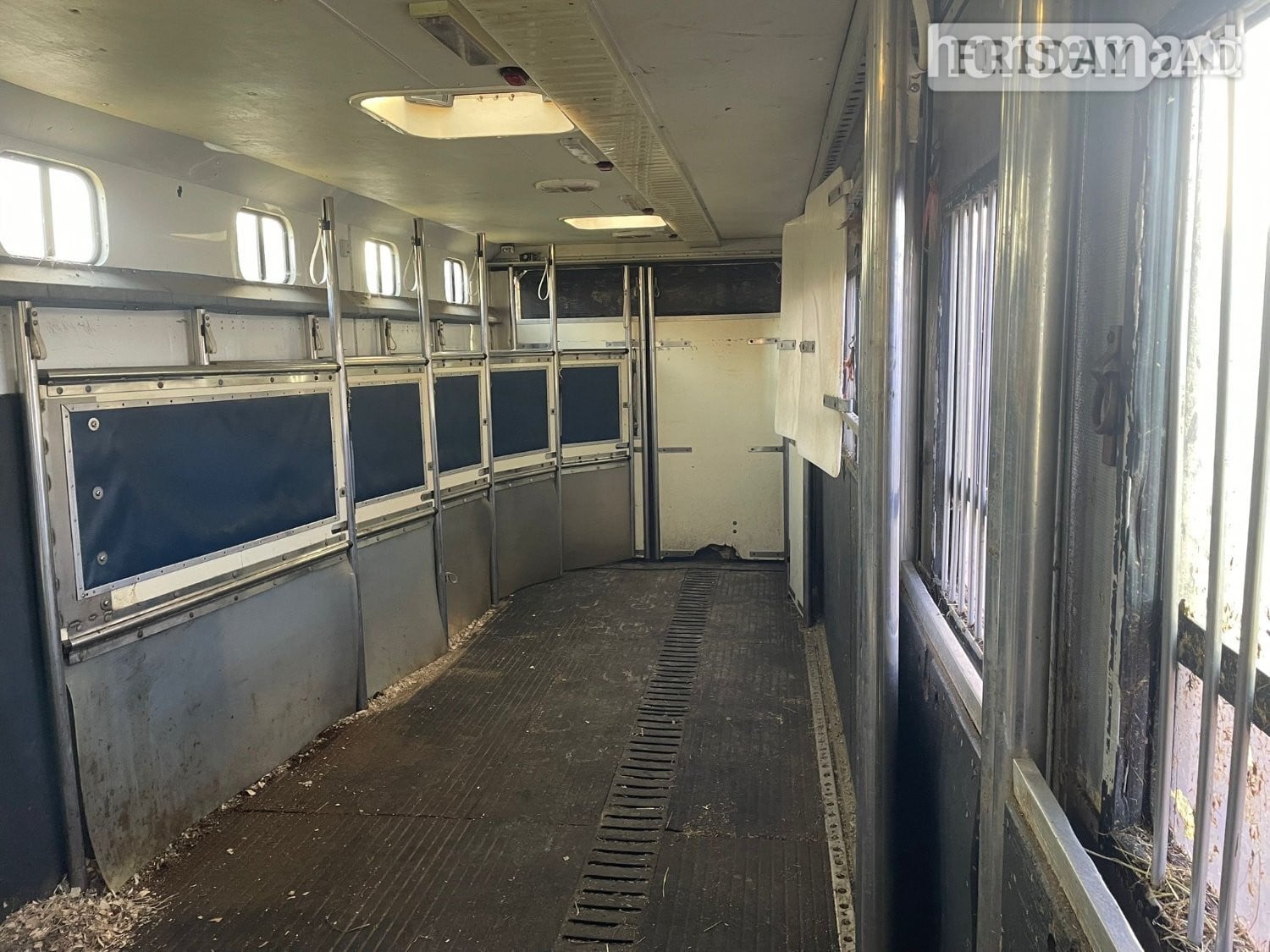 Oakley Supreme Volvo Horsebox - Trailers & Horseboxes