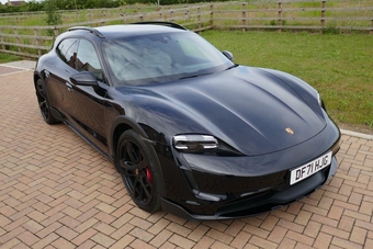Porsche Taycan 2022