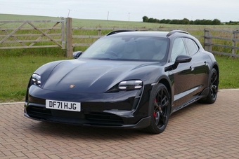 Porsche Taycan 2022