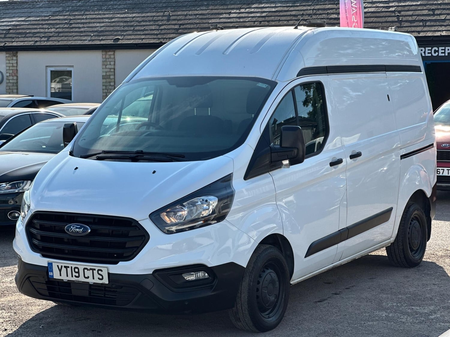 [ berth ]Ford Transit Custom