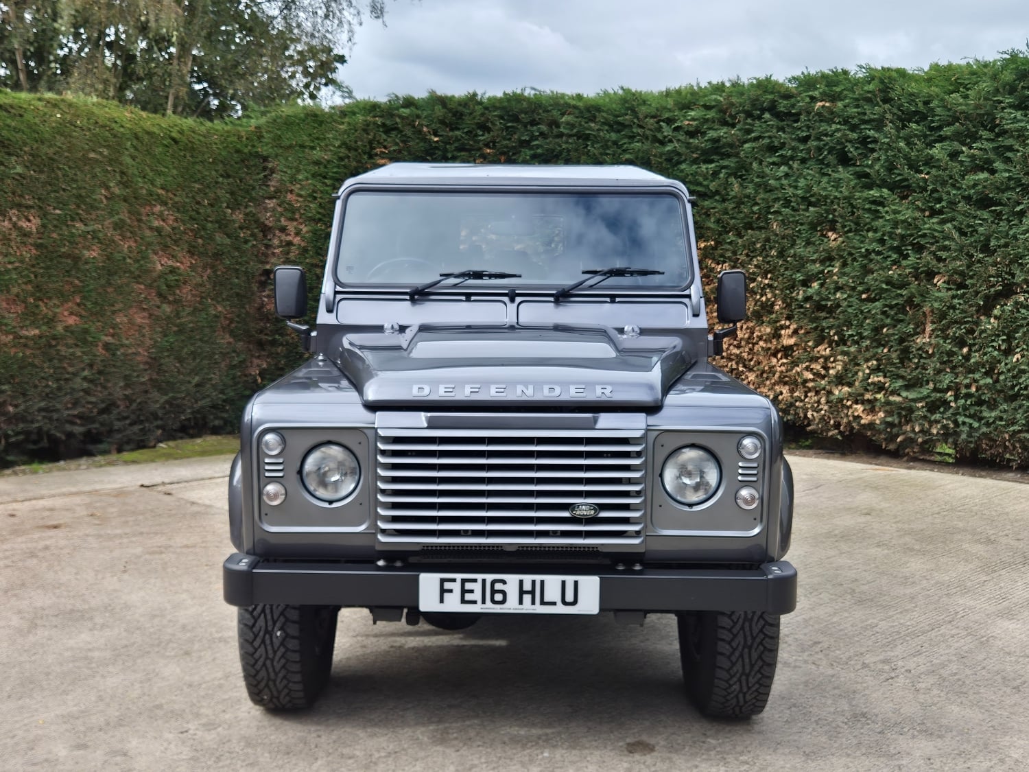 [ berth ]Land Rover Defender 110