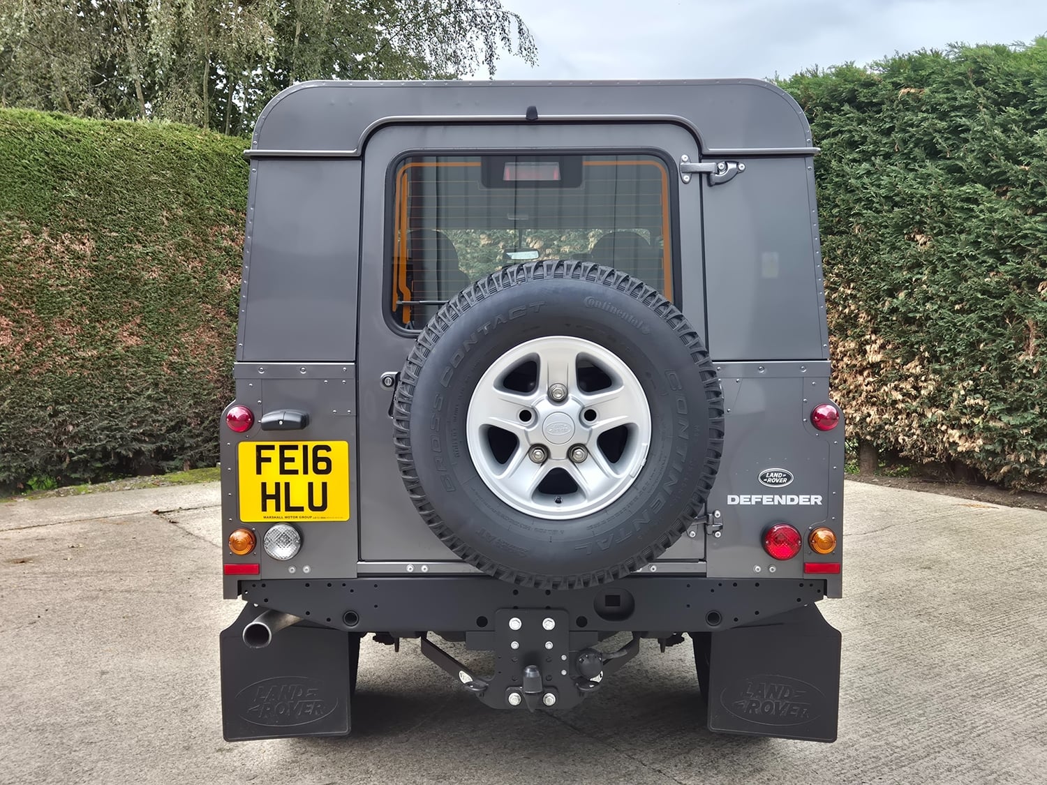 Land Rover Defender 110 2016 - Cars in Congleton