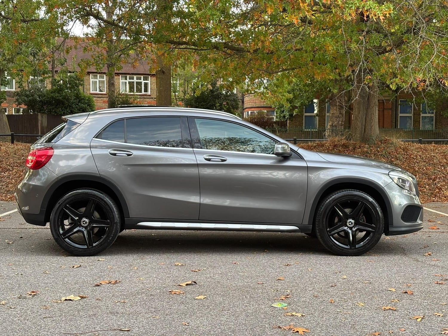 [ berth ]Mercedes-Benz GLA