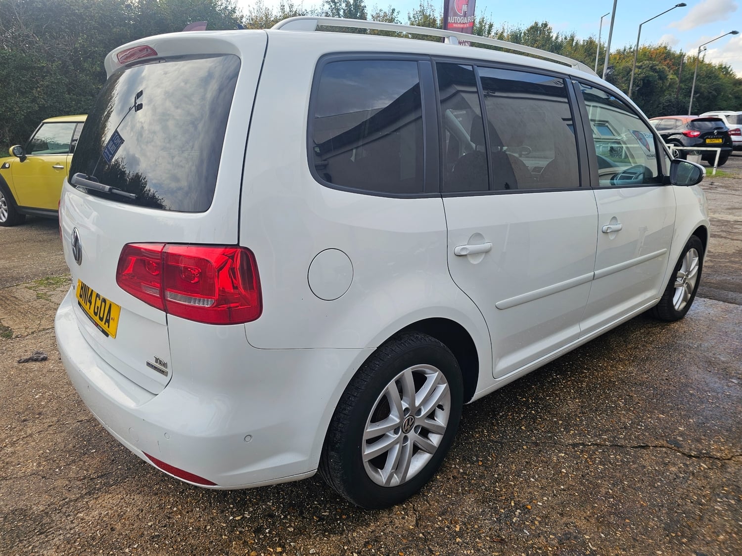Volkswagen Touran 2014 - Cars in Andover