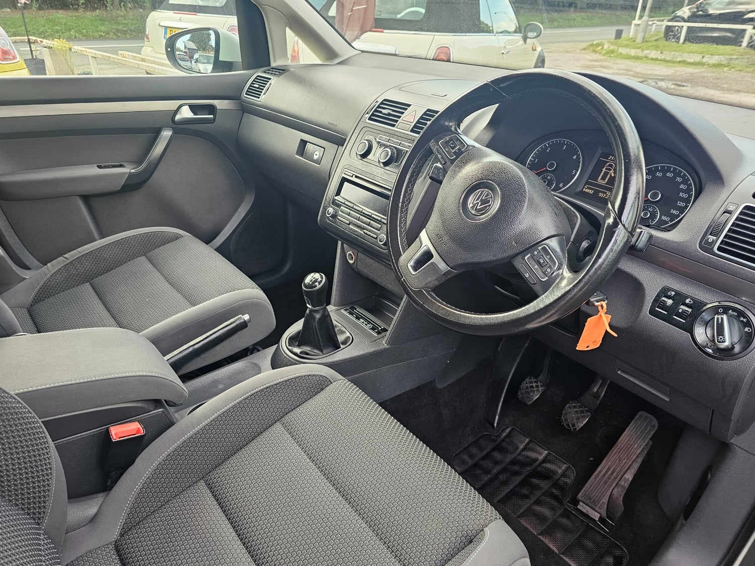 Volkswagen Touran 2014 - Cars