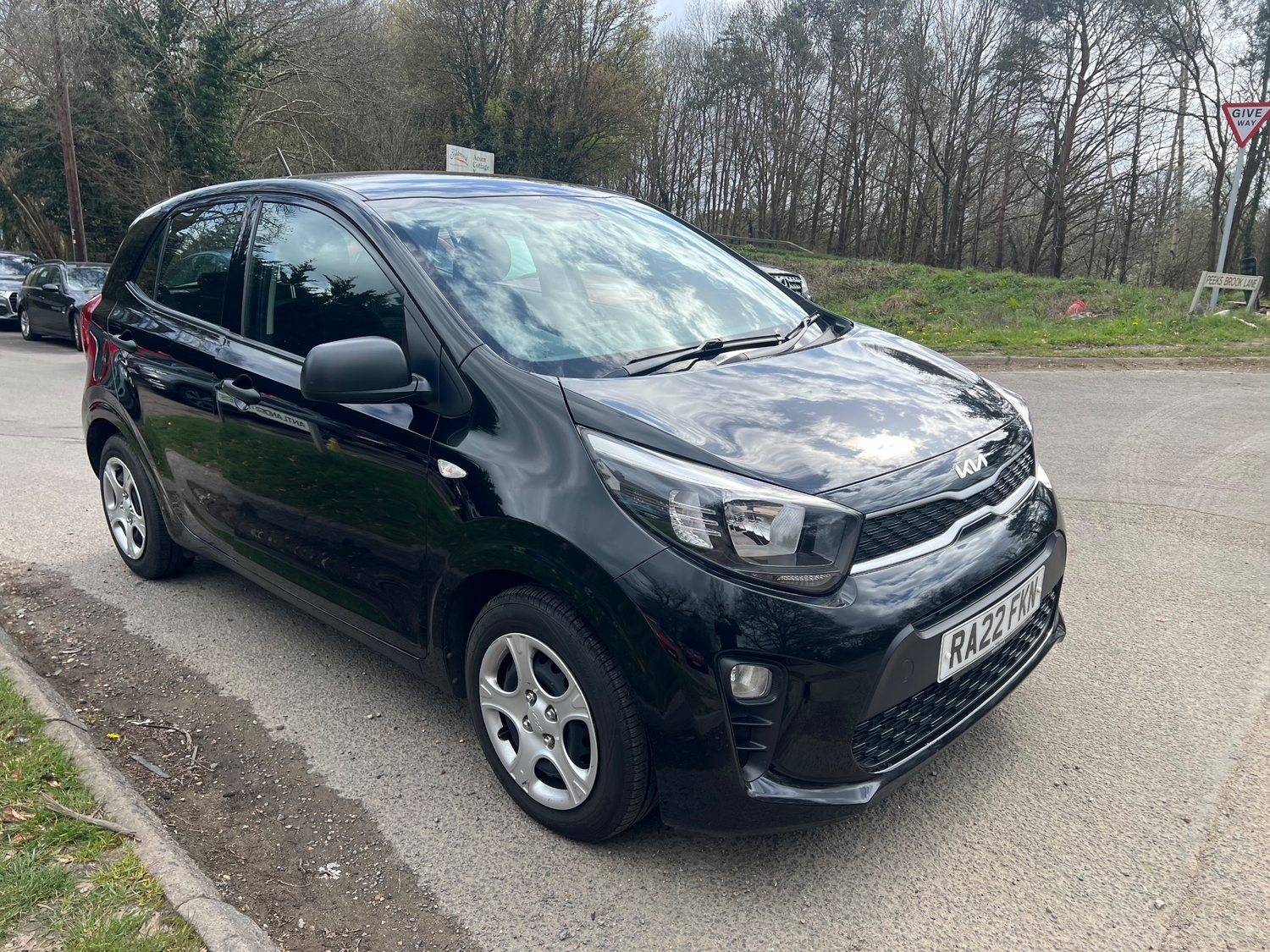 Kia Picanto 2022 - Cars in Horley