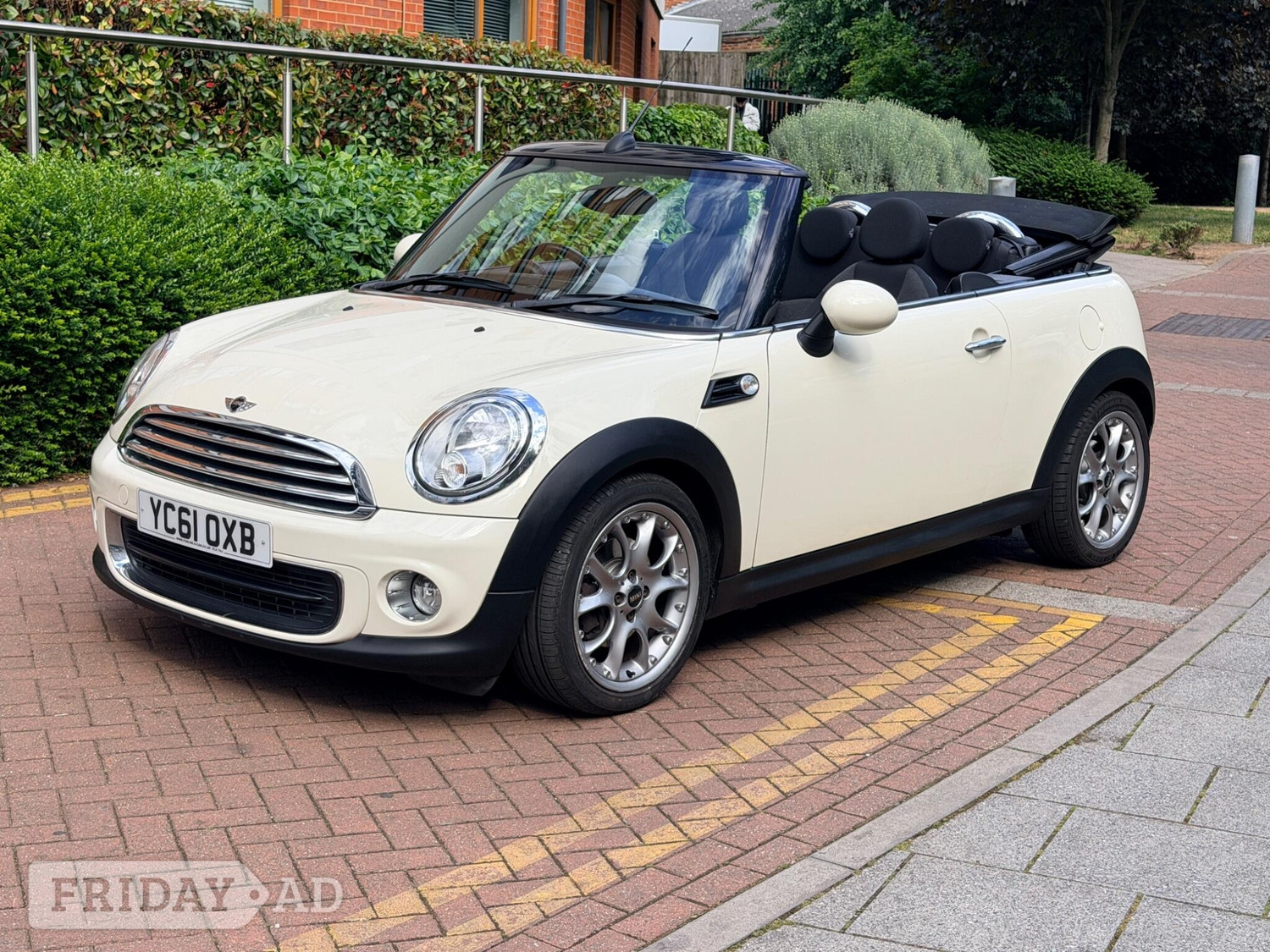 Mini Convertible 2011 in Wembley