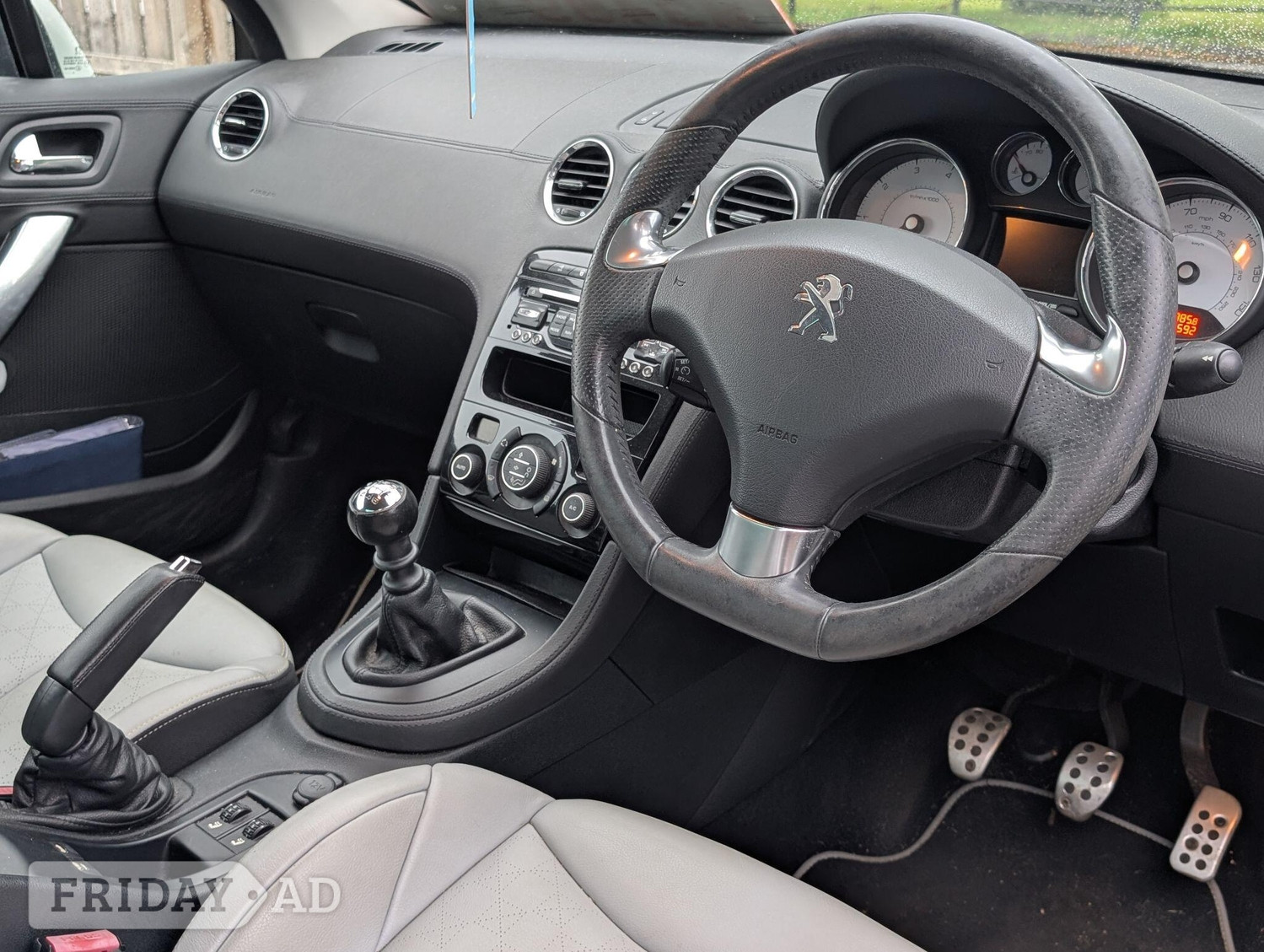 [ berth ]Peugeot 308 CC