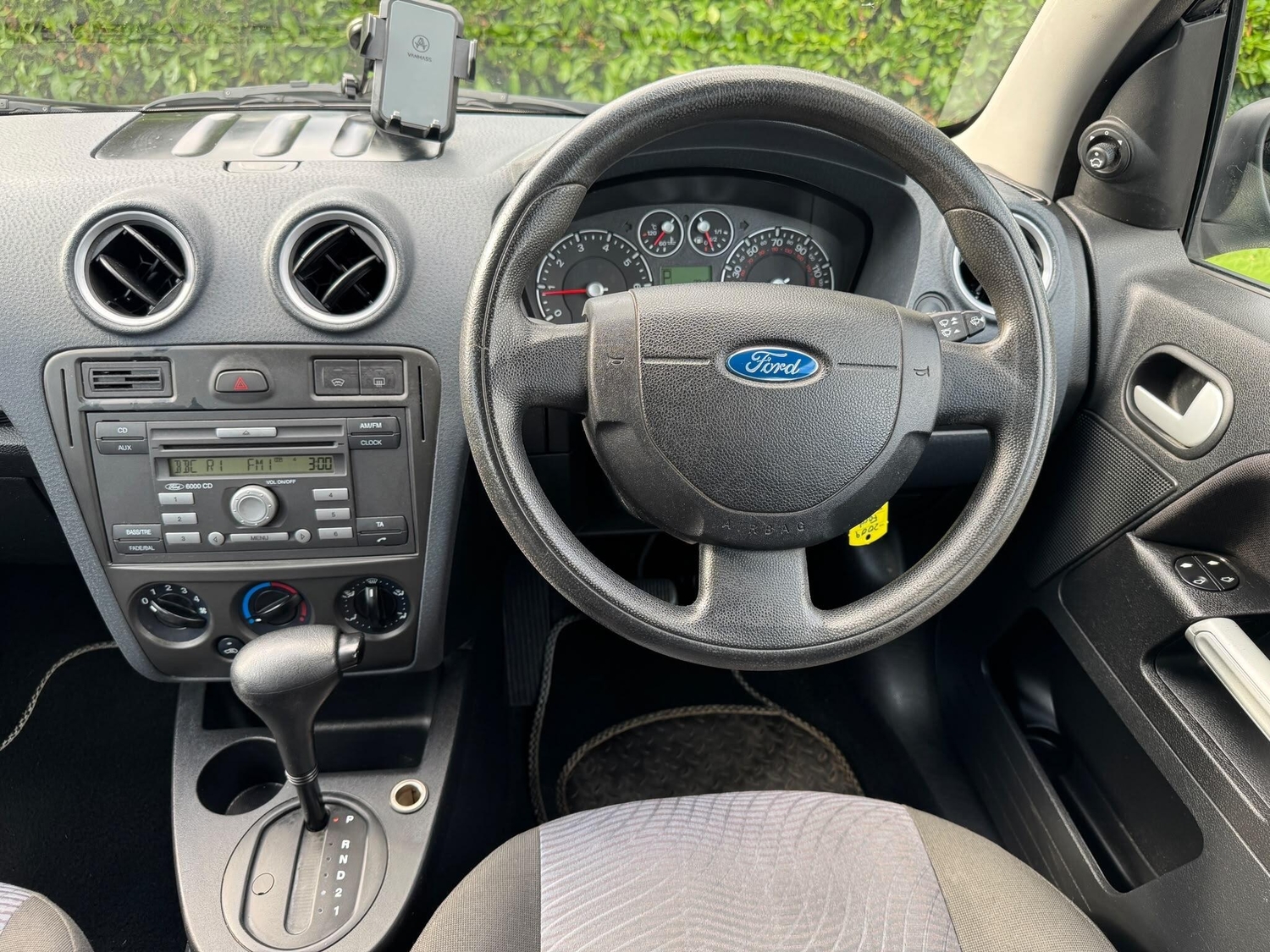 [ berth ]Ford Fusion