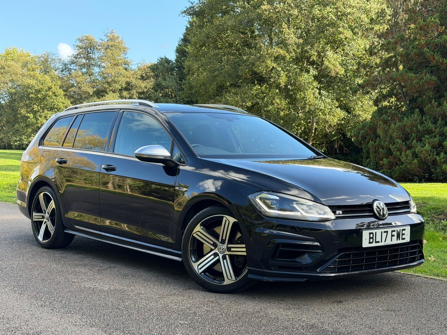 Volkswagen Golf 2017 - Cars in Addlestone