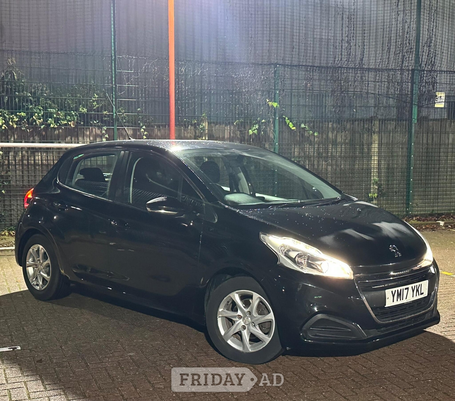 Peugeot 208 2017 in Slough