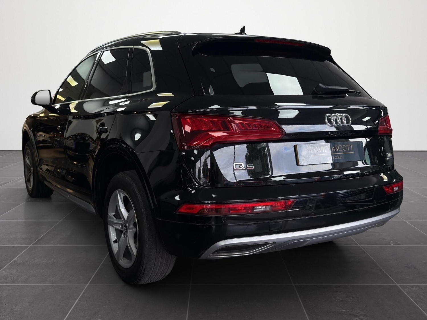 [ berth ]Audi Q5