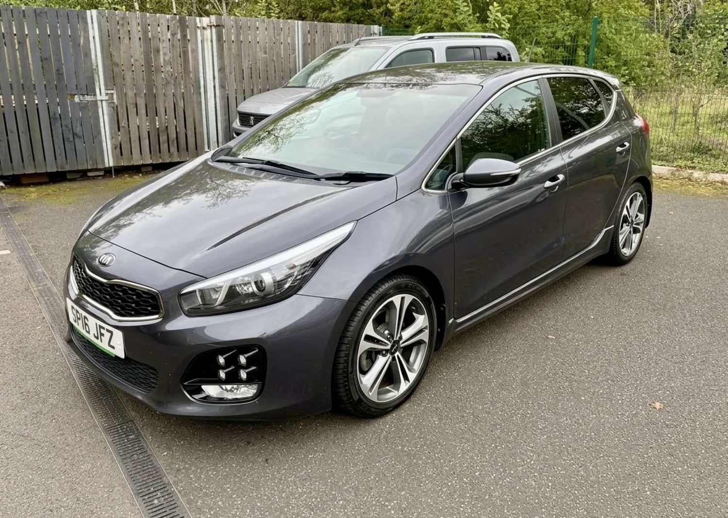 [ berth ]Kia Ceed