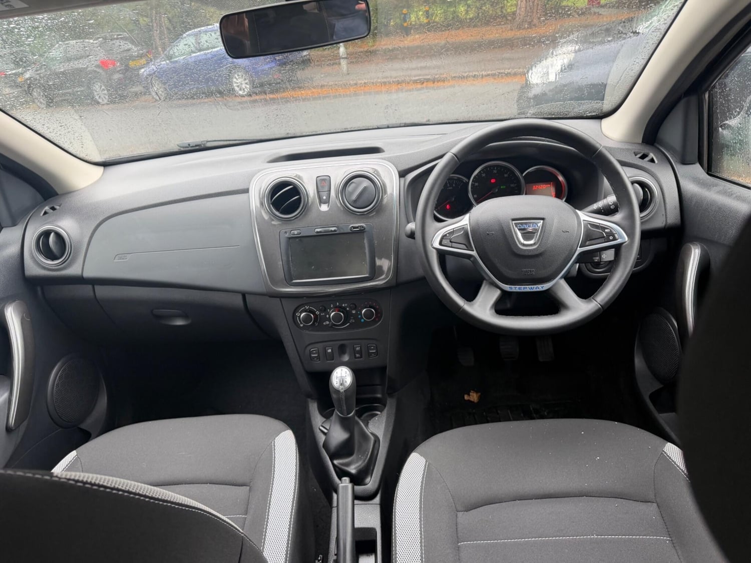 Dacia Sandero Stepway 2019 - Cars in Sutton