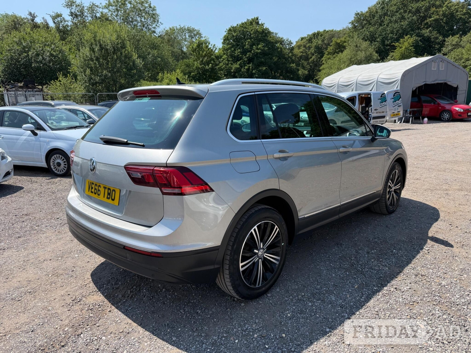 Volkswagen Tiguan 2016 - Cars