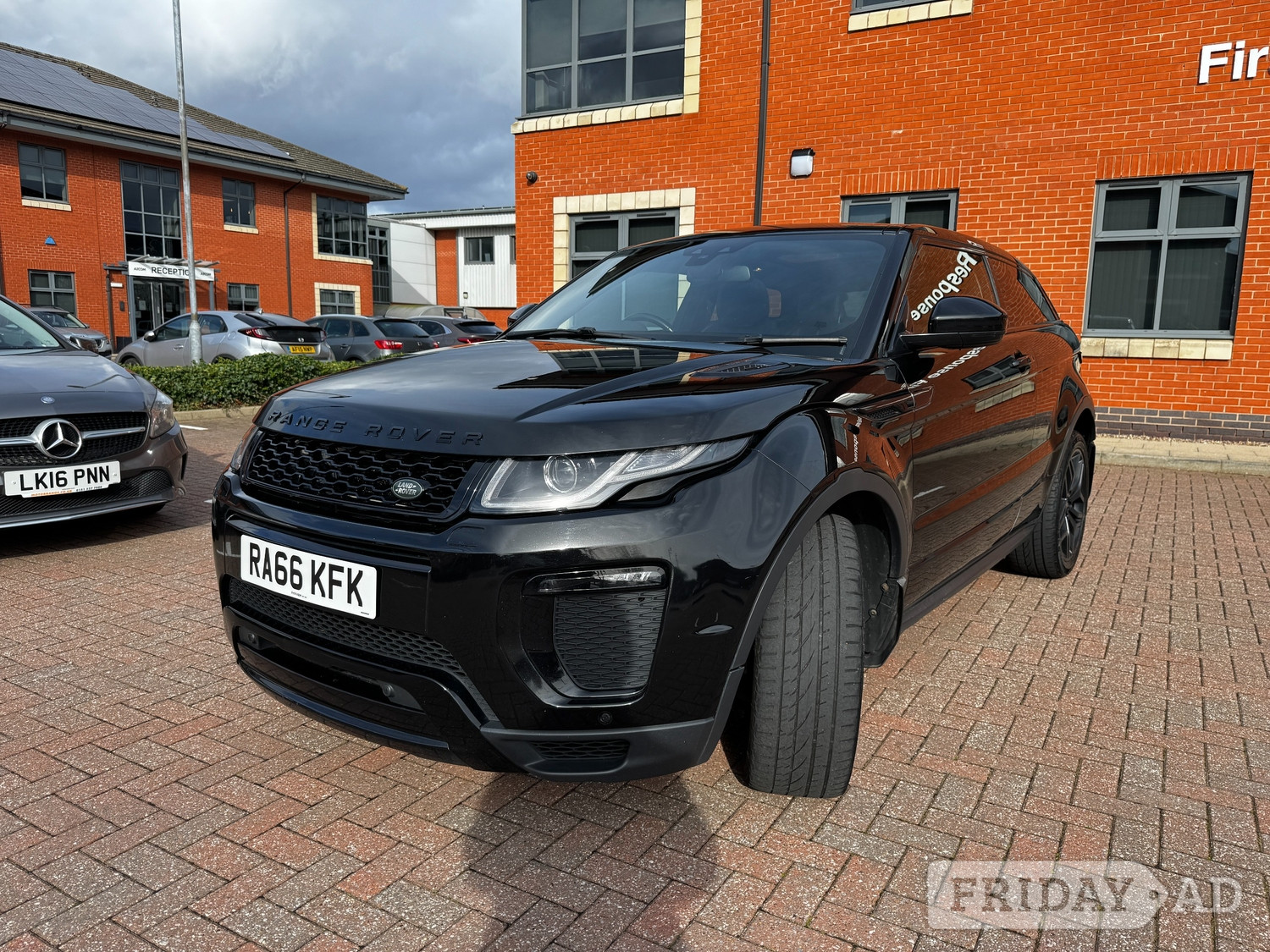 [ berth ]Land Rover Range Rover Evoque