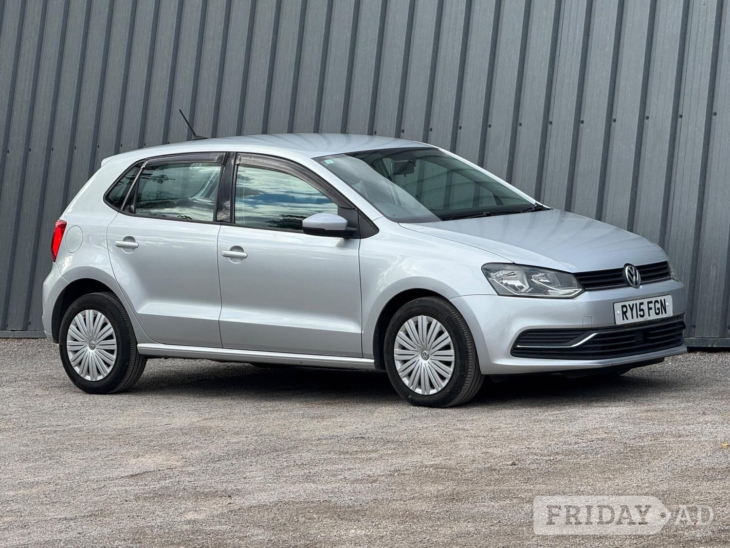 Volkswagen Polo 2015 - Cars