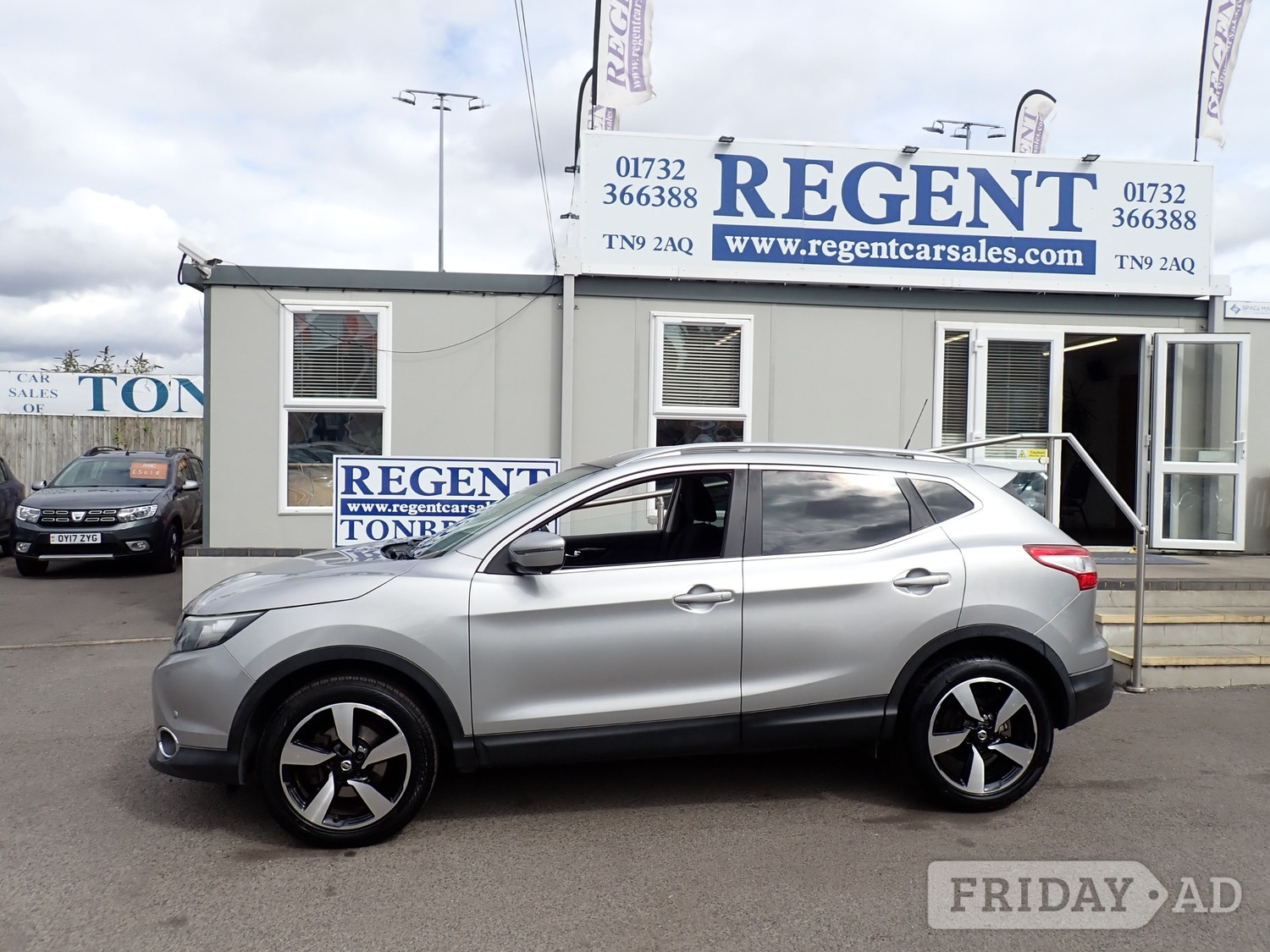 Nissan Qashqai 2015 - Cars