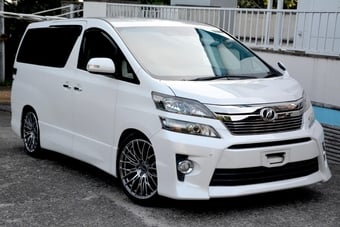 Toyota Vellfire 2013