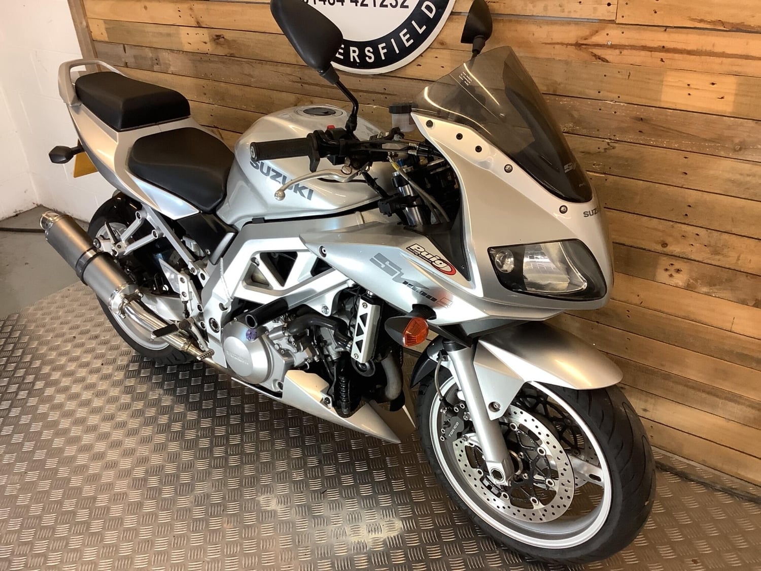 Suzuki SV 2003 - Motorbikes, Scooters & Quads