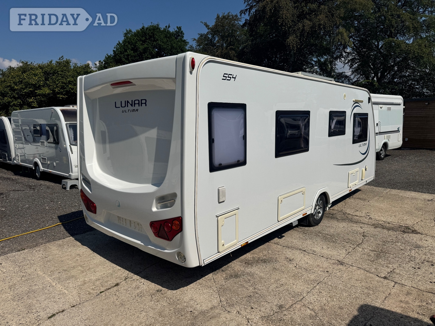 Lunar Ultima 2015 - Motorhomes & Caravans in Taunton