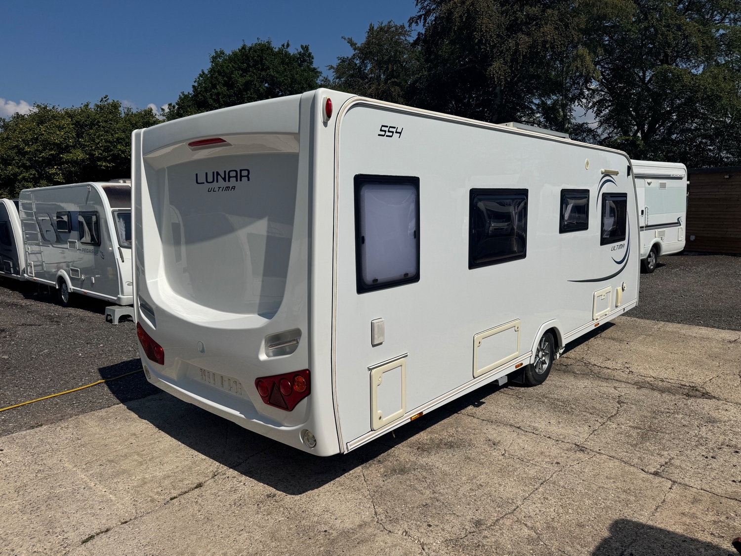 Lunar Ultima 2015 - Motorhomes & Caravans in Taunton