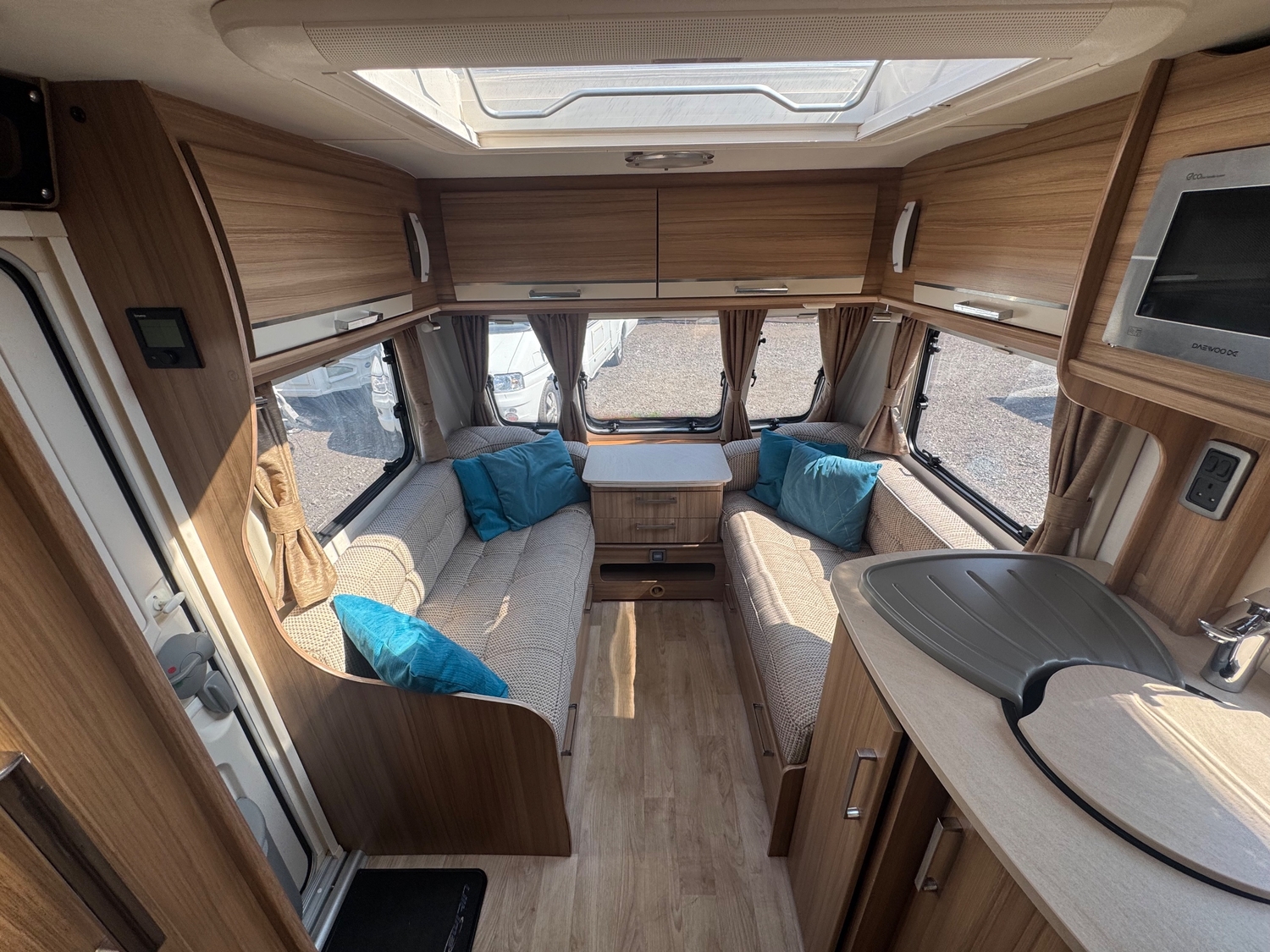 Lunar Ultima 2015 - Motorhomes & Caravans