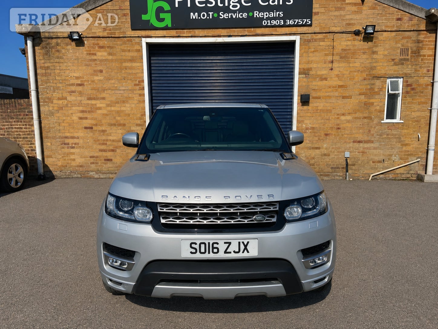 [ berth ]Land Rover Range Rover Sport