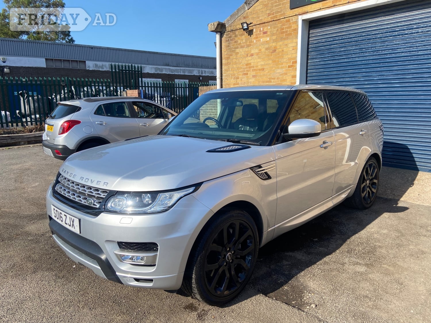 Land Rover Range Rover Sport 2016 - Cars in Worthing