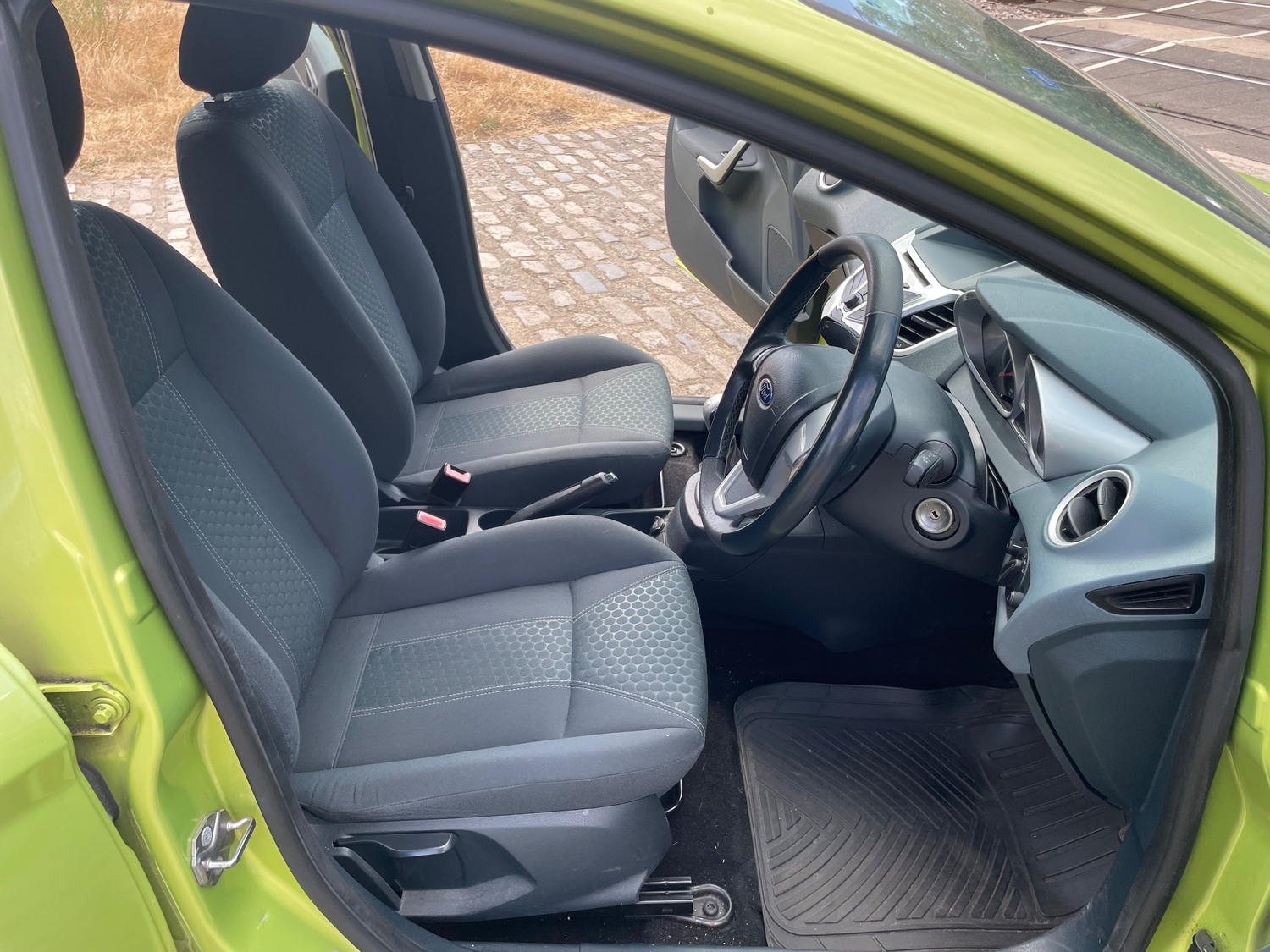 [ berth ]Ford Fiesta