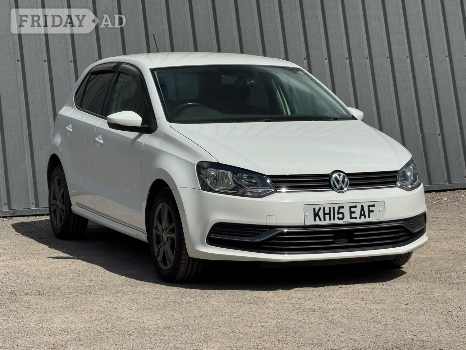 Volkswagen Polo 2015 - Cars in Farnham
