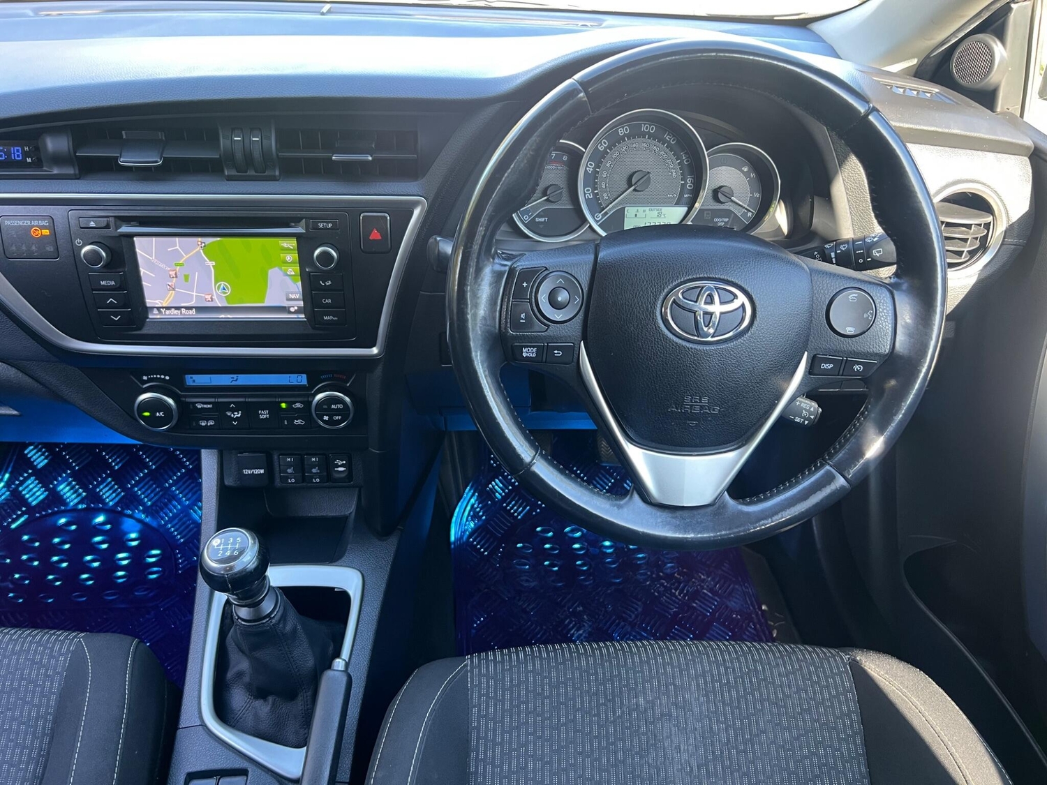 Toyota Auris 2015 - Cars in Birmingham