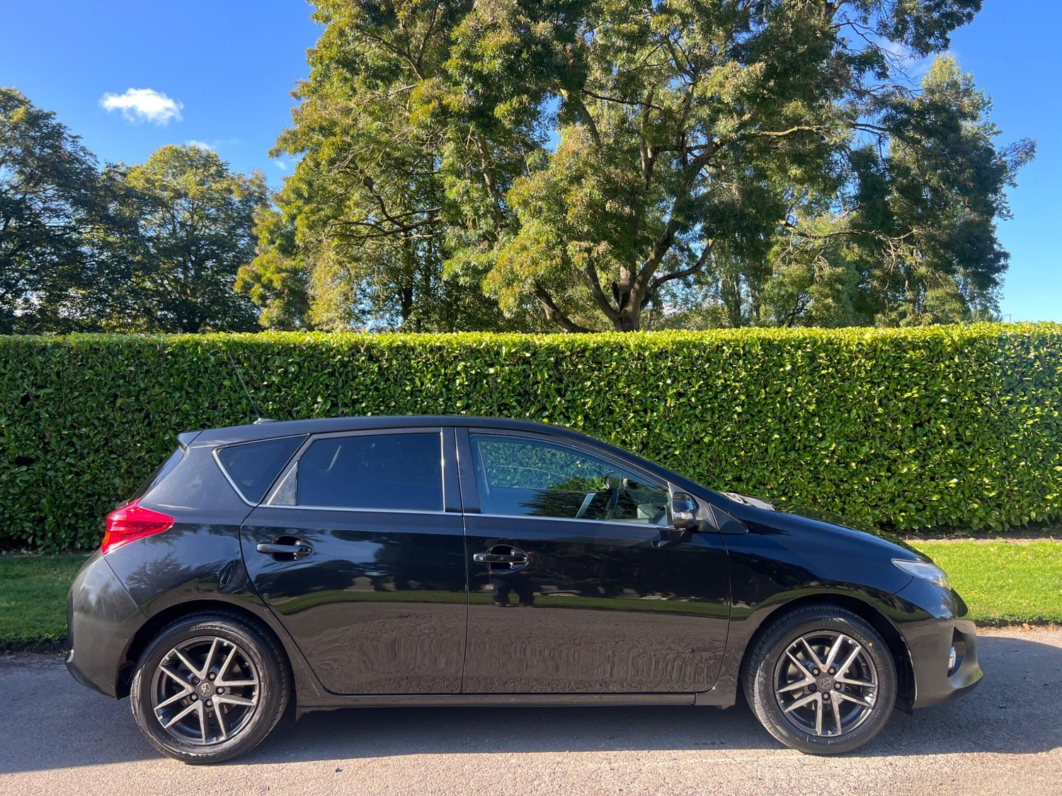 Toyota Auris 2015 - Cars