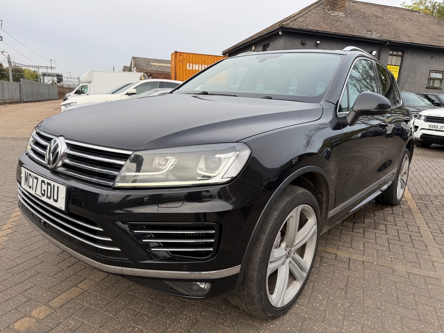 Volkswagen Touareg 2017 - Cars in Hillingdon