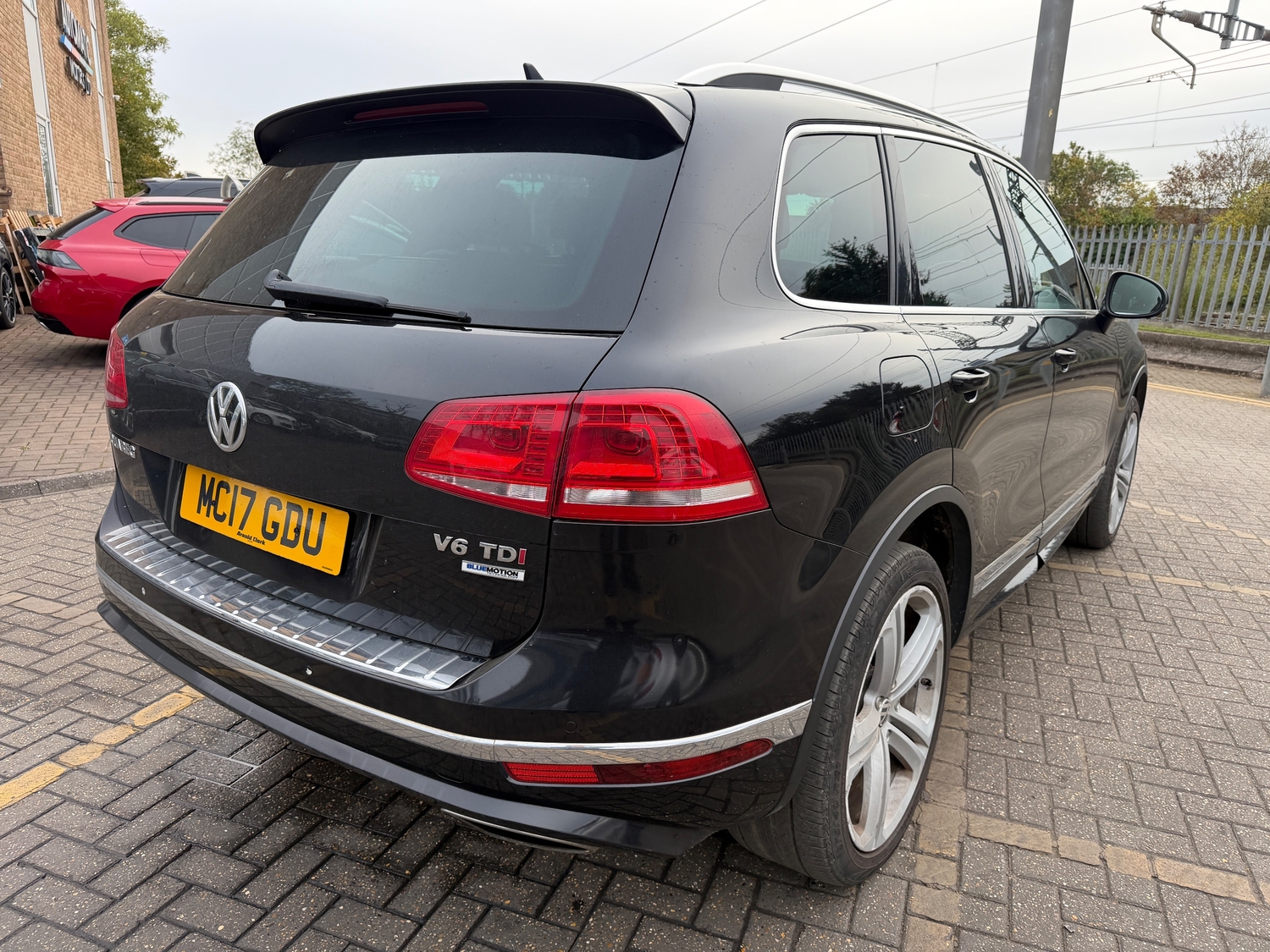 Volkswagen Touareg 2017 - Cars