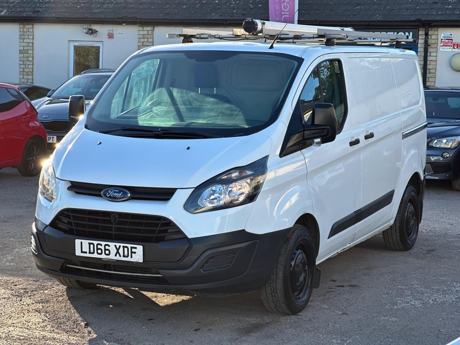 [ berth ]Ford Transit Custom
