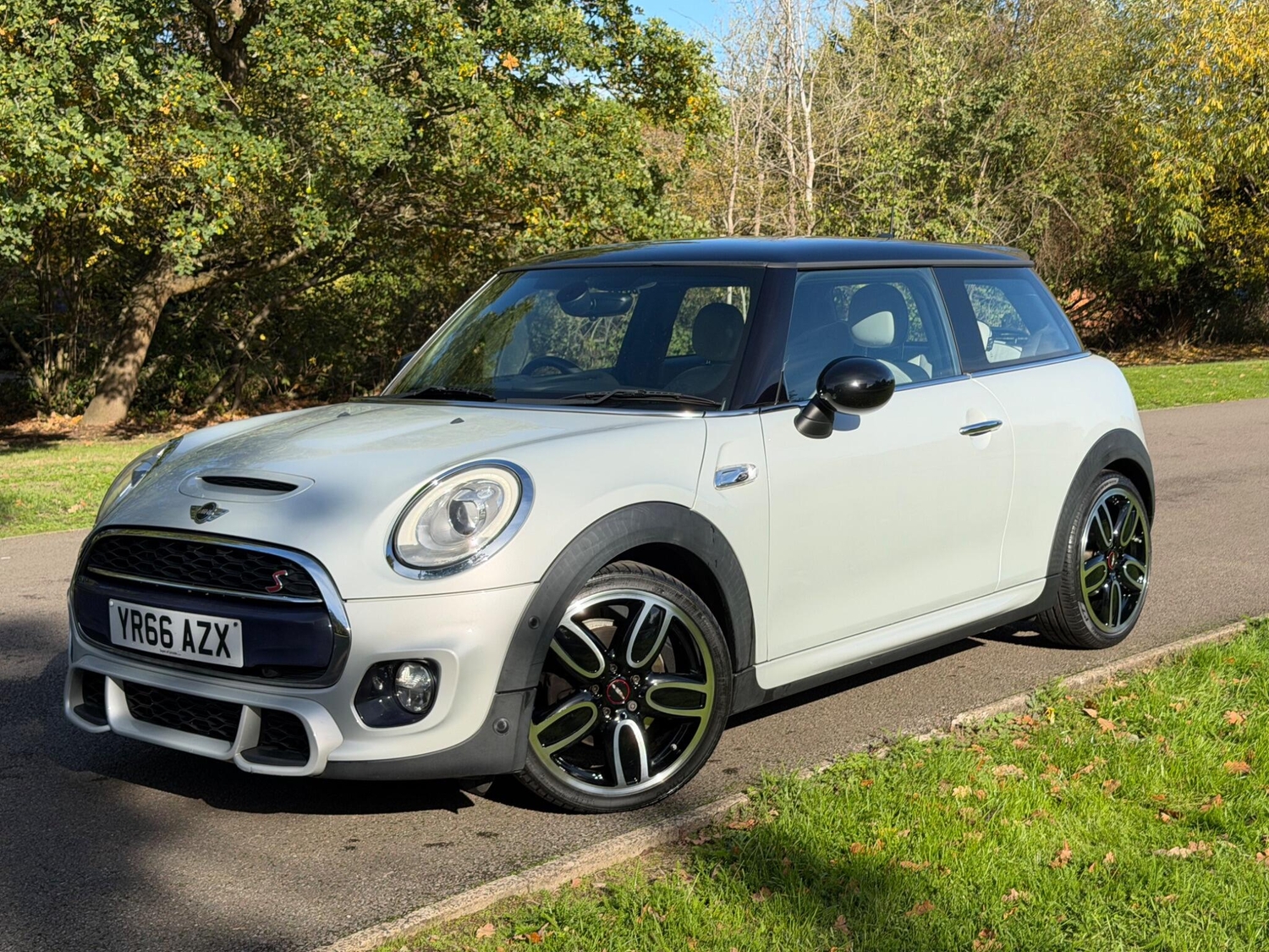 [ berth ]Mini Hatch