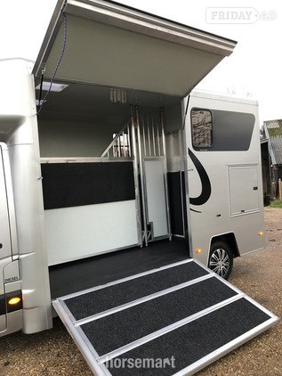 Trevett &amp; Smith   Horsebox - Trailers & Horseboxes