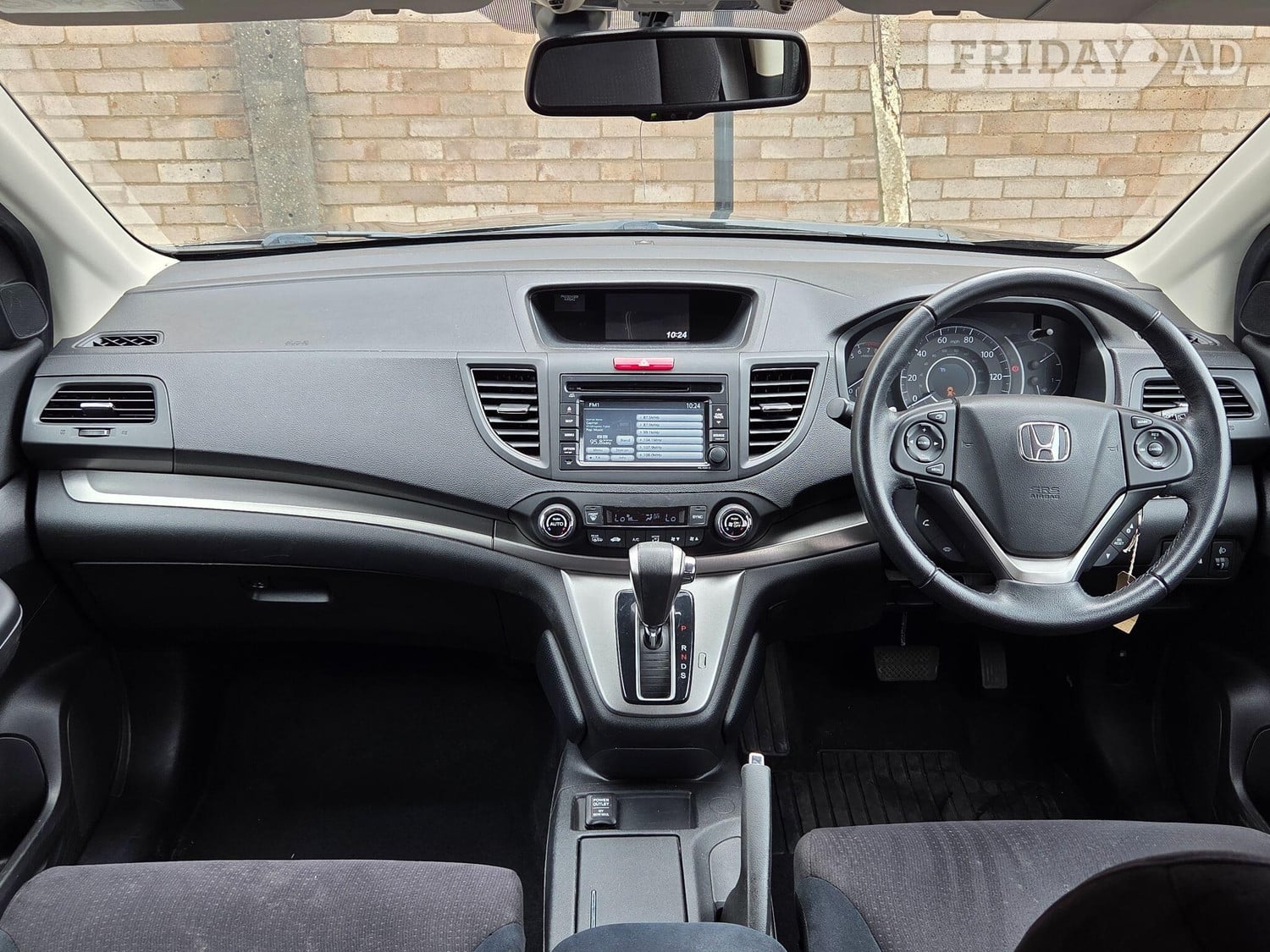 Honda CR-V 2015 - Cars in Slough