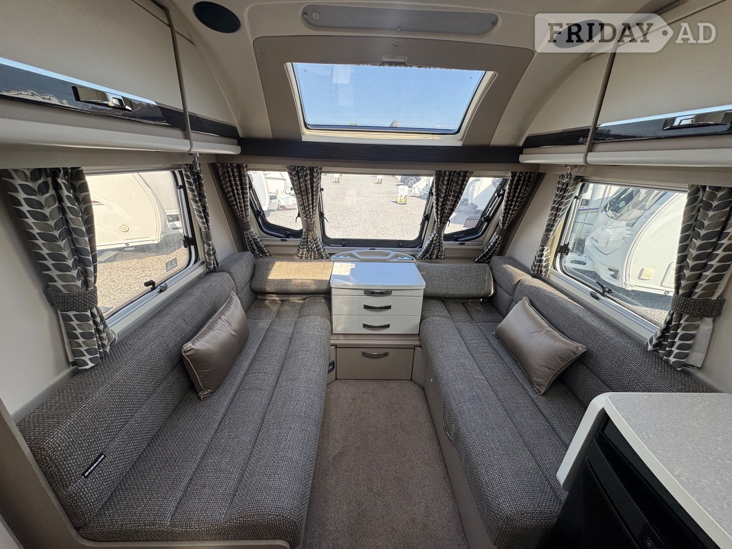 Sterling Eccles 565/4 2017 - Motorhomes & Caravans