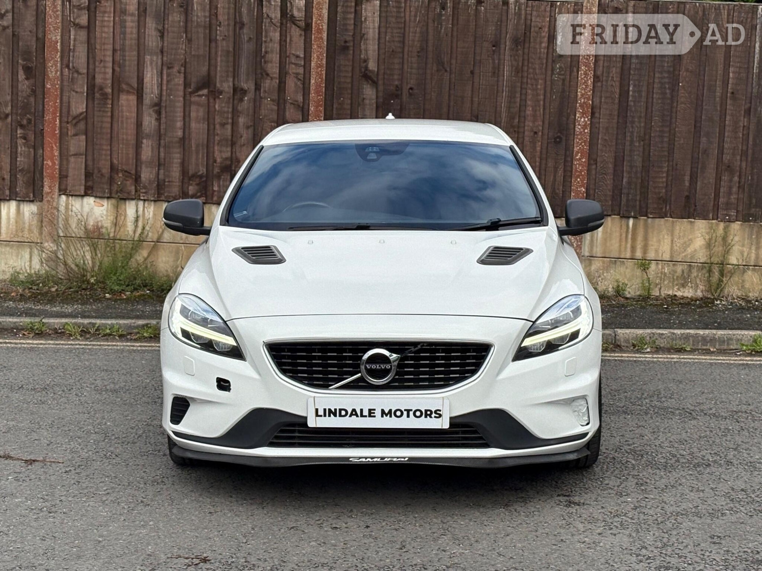 Volvo V40 Oldham