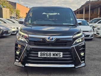 Toyota Voxy 2018