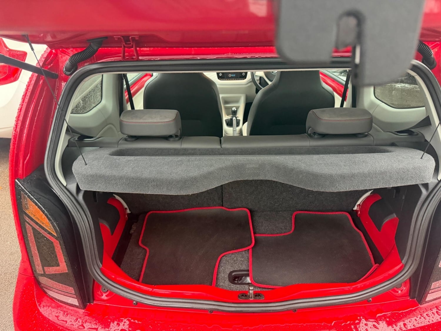 [ berth ]Volkswagen Up
