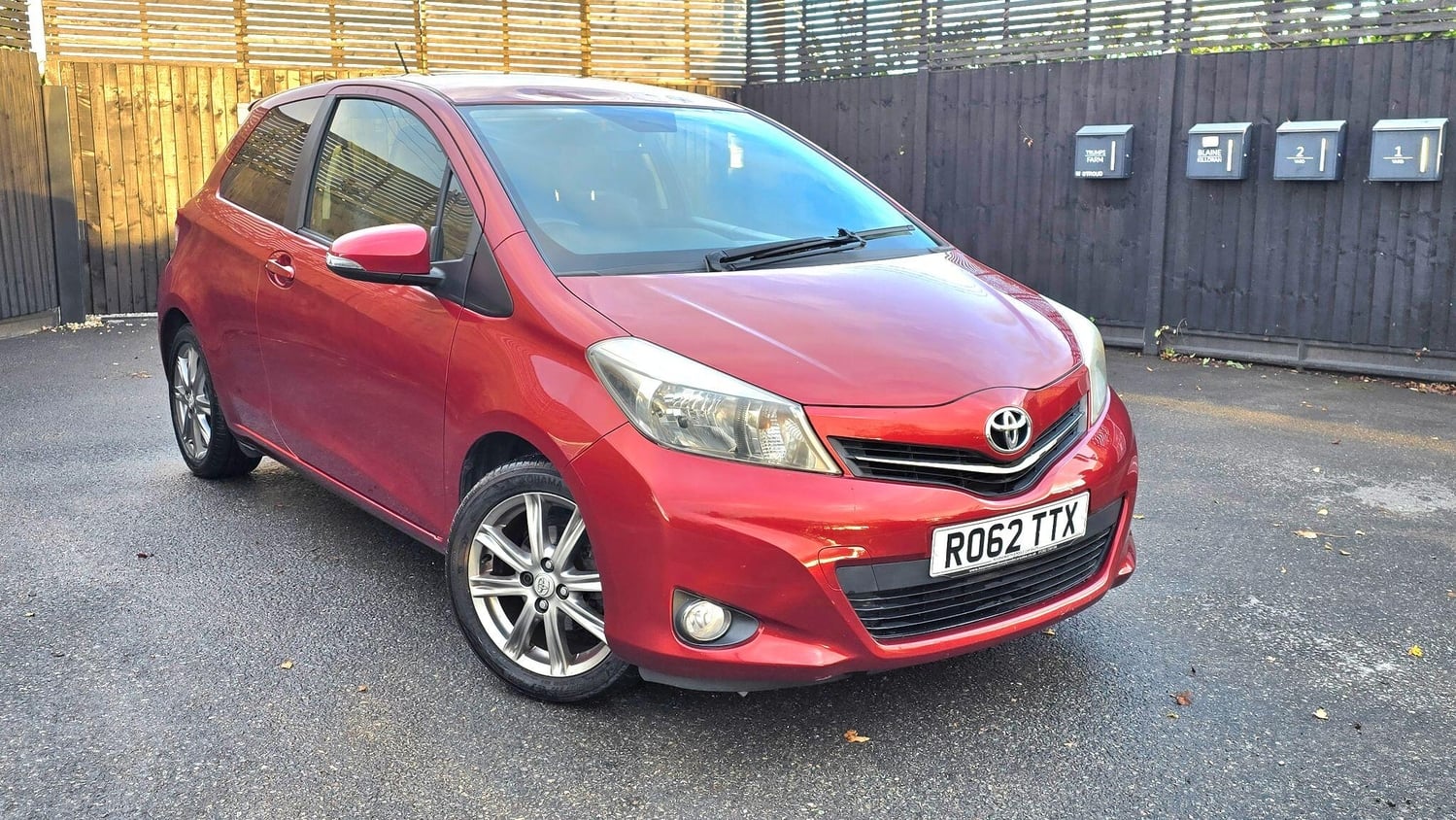 Toyota Yaris 2012 - Cars
